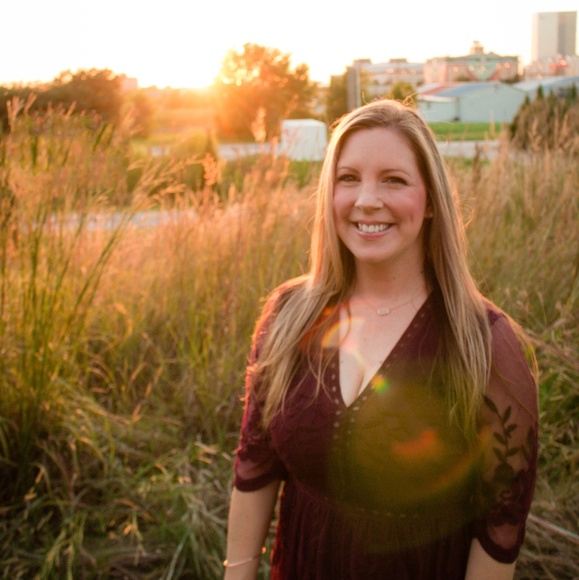 Meet your Posher, Lindsey - Picture 1 of 1